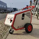Meclean-professionele-warmwater-hogedrukreiniger-SERIE-CX-zijaanzicht-buiten-1920w.webp