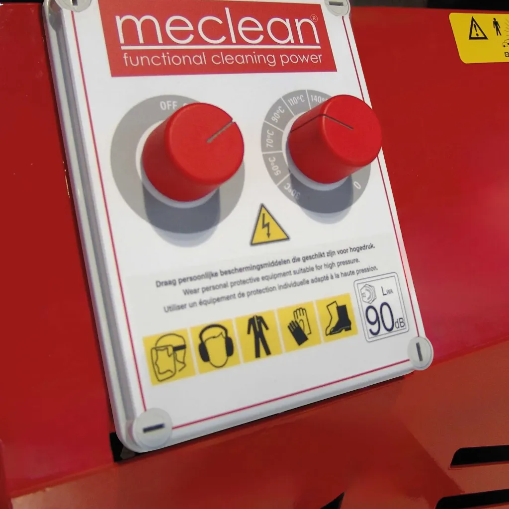Meclean-professionele-warmwater-hogedrukreiniger-SERIE-CX-detail-bedieningspaneel-1920w.webp